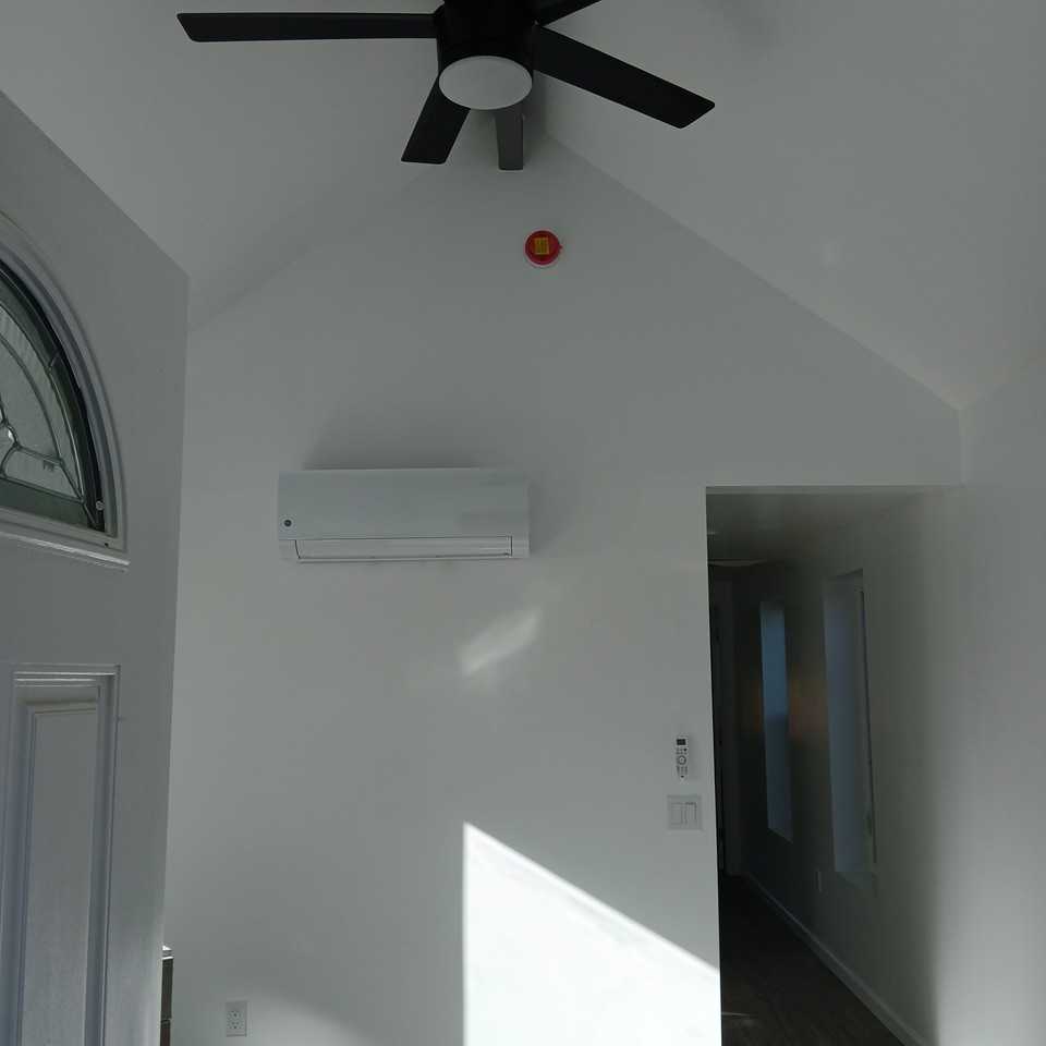 3438 El Camino Way #B - Photo 4 of 8
