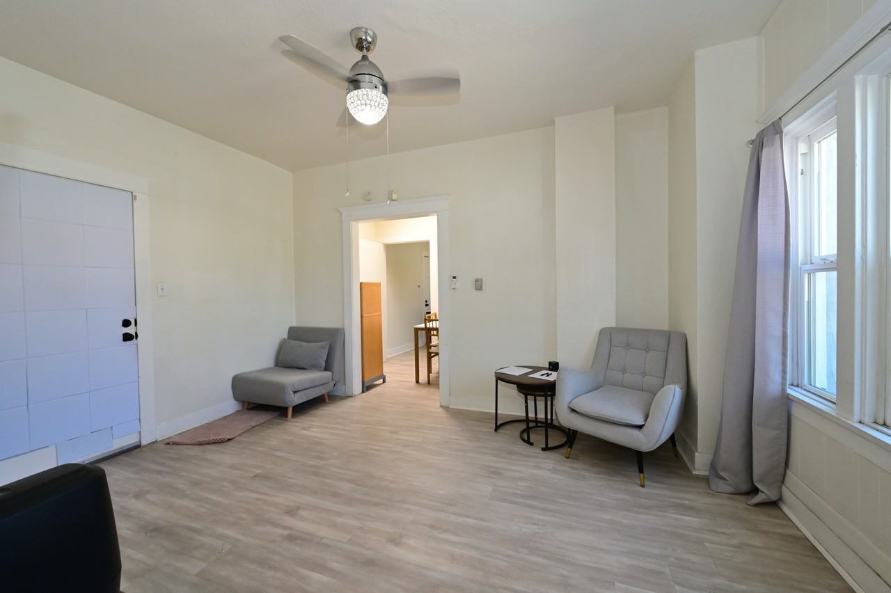 1489 E Colorado Blvd #202 - Photo 5 of 22