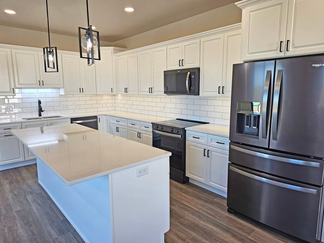 Paradise Valley Townhomes and Apartments - Photo 2 of 27