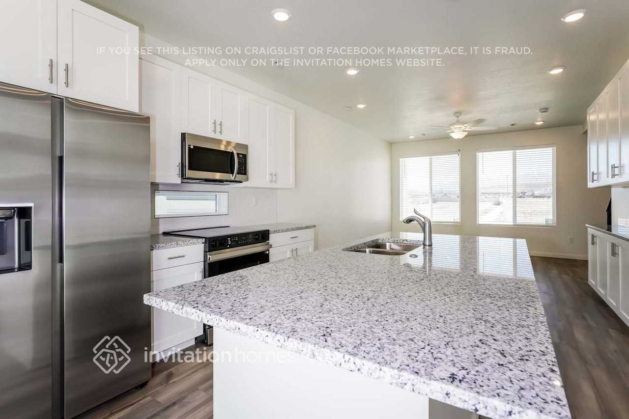 405 E Kanab Creek Dr - Photo 6 of 16