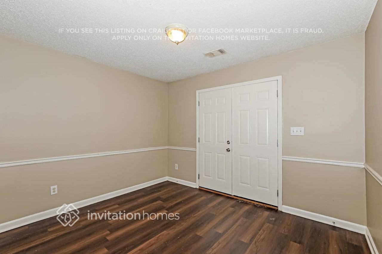 1406 N Hampton Dr - Photo 6 of 18