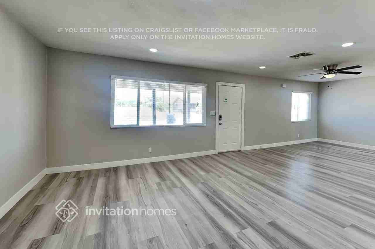 2305 Saber Dr - Photo 3 of 18