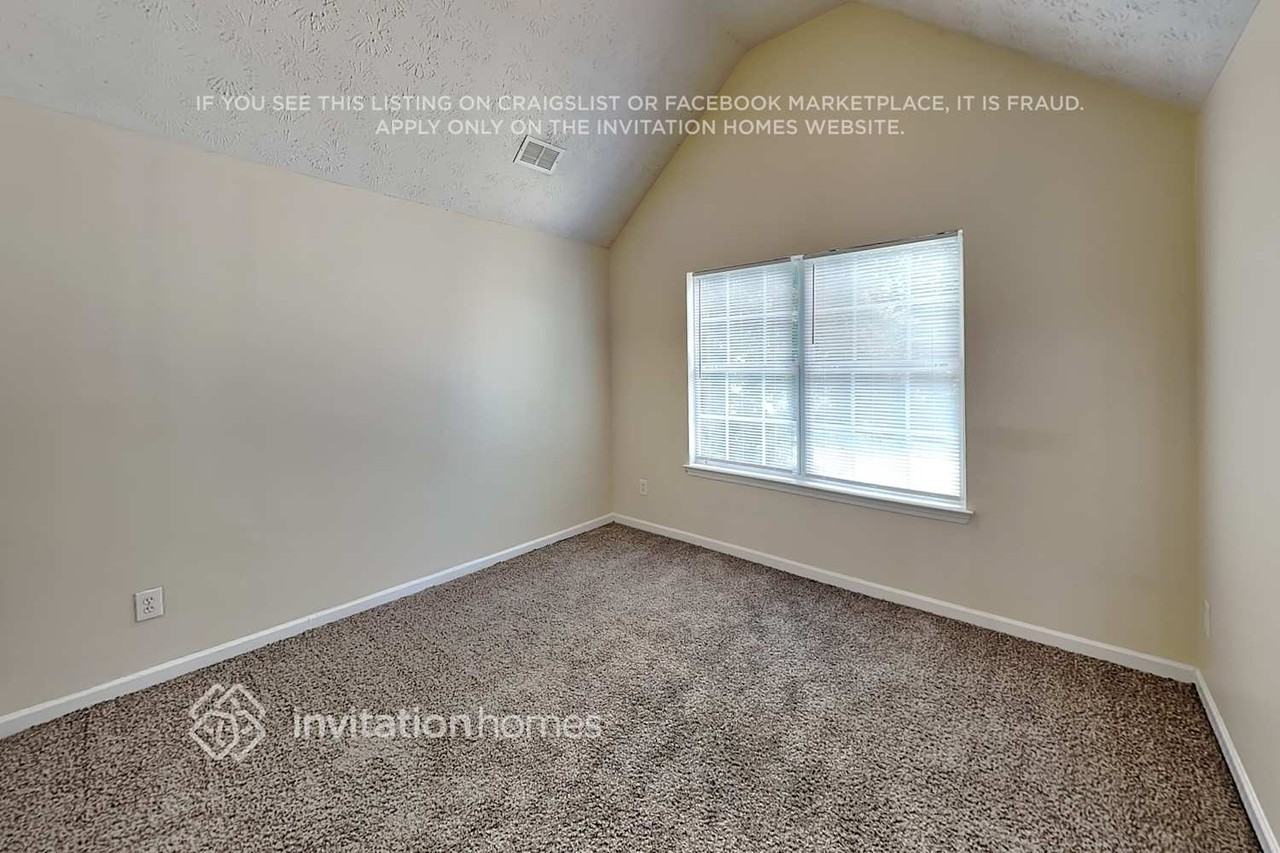 3985 Melanie Woods Dr - Photo 5 of 20