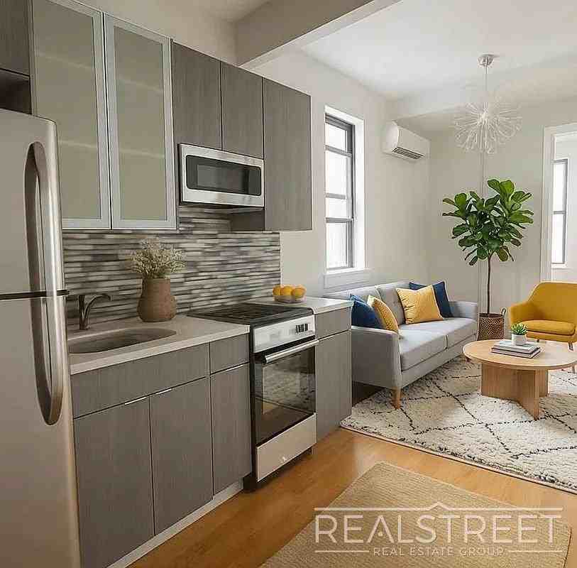 22 Catherine St #2L