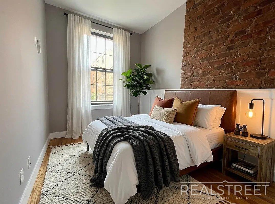 22 Catherine St #2L - Photo 4 of 7