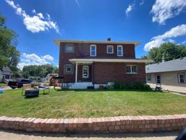 featured image of 1328 E 3rd St