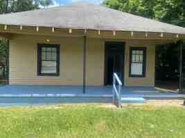 featured image of 4007 Holly Ave