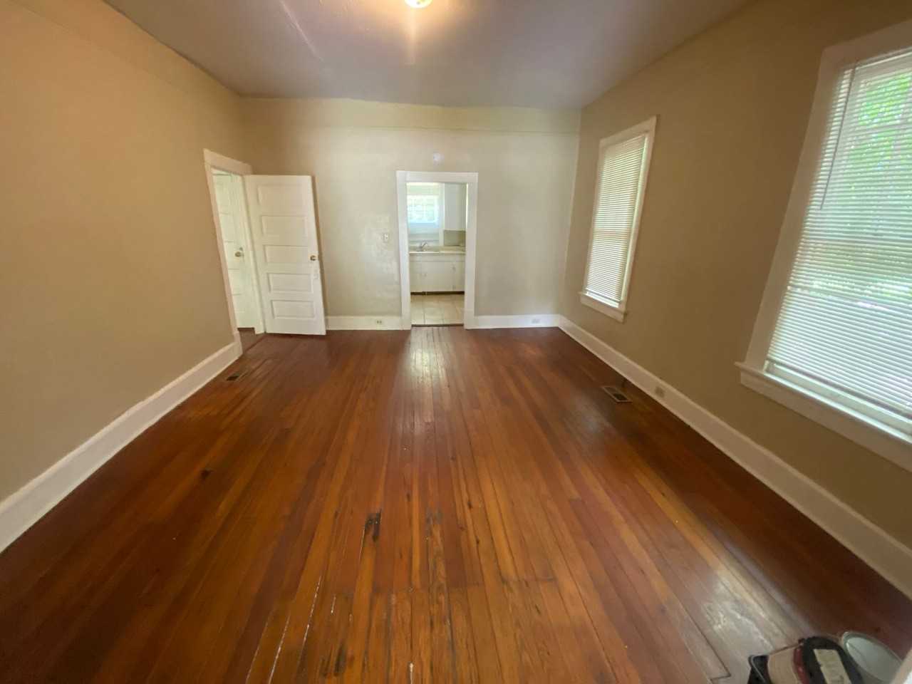 4007 Holly Ave - Photo 5 of 15