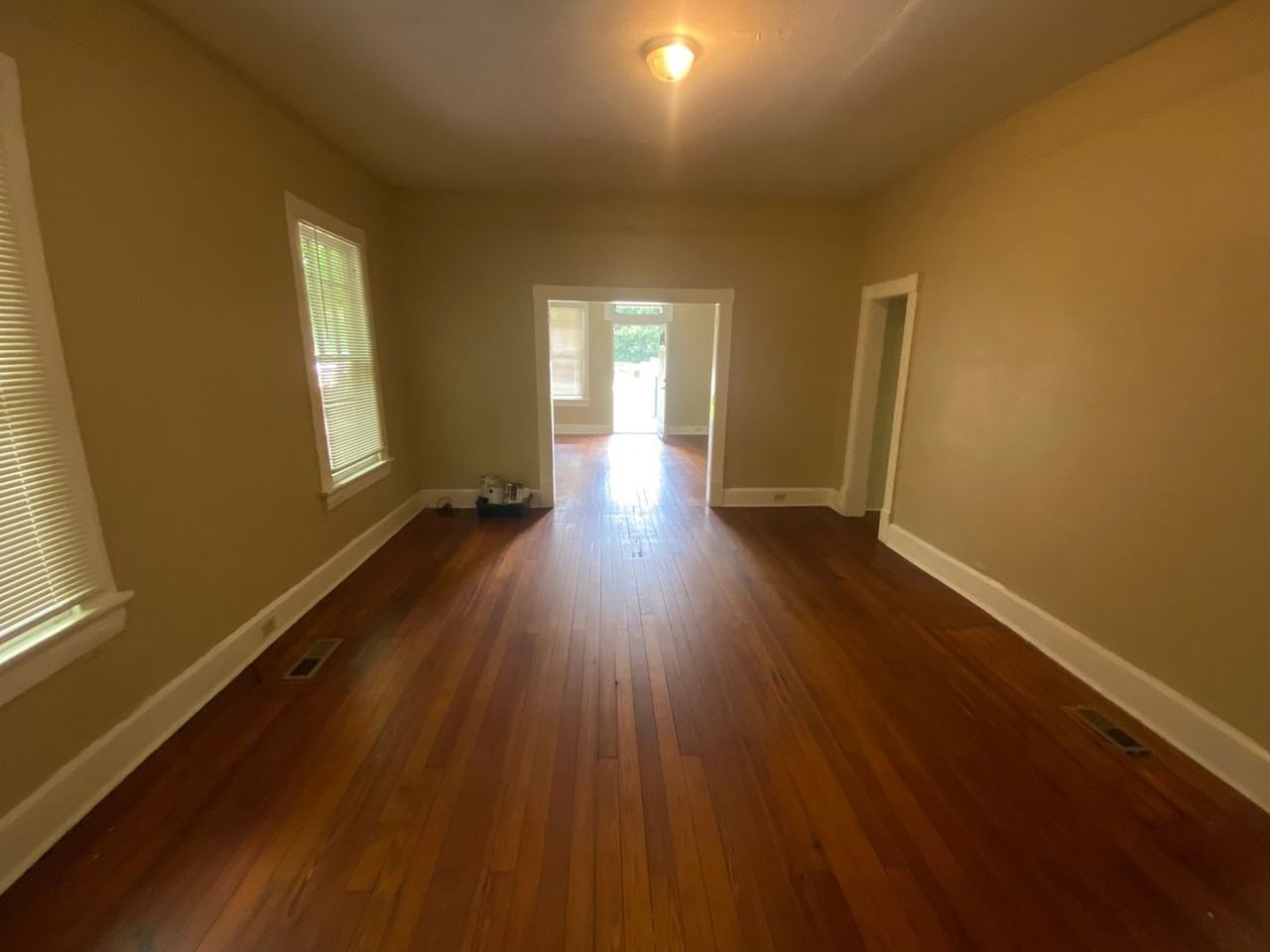 4007 Holly Ave - Photo 6 of 15
