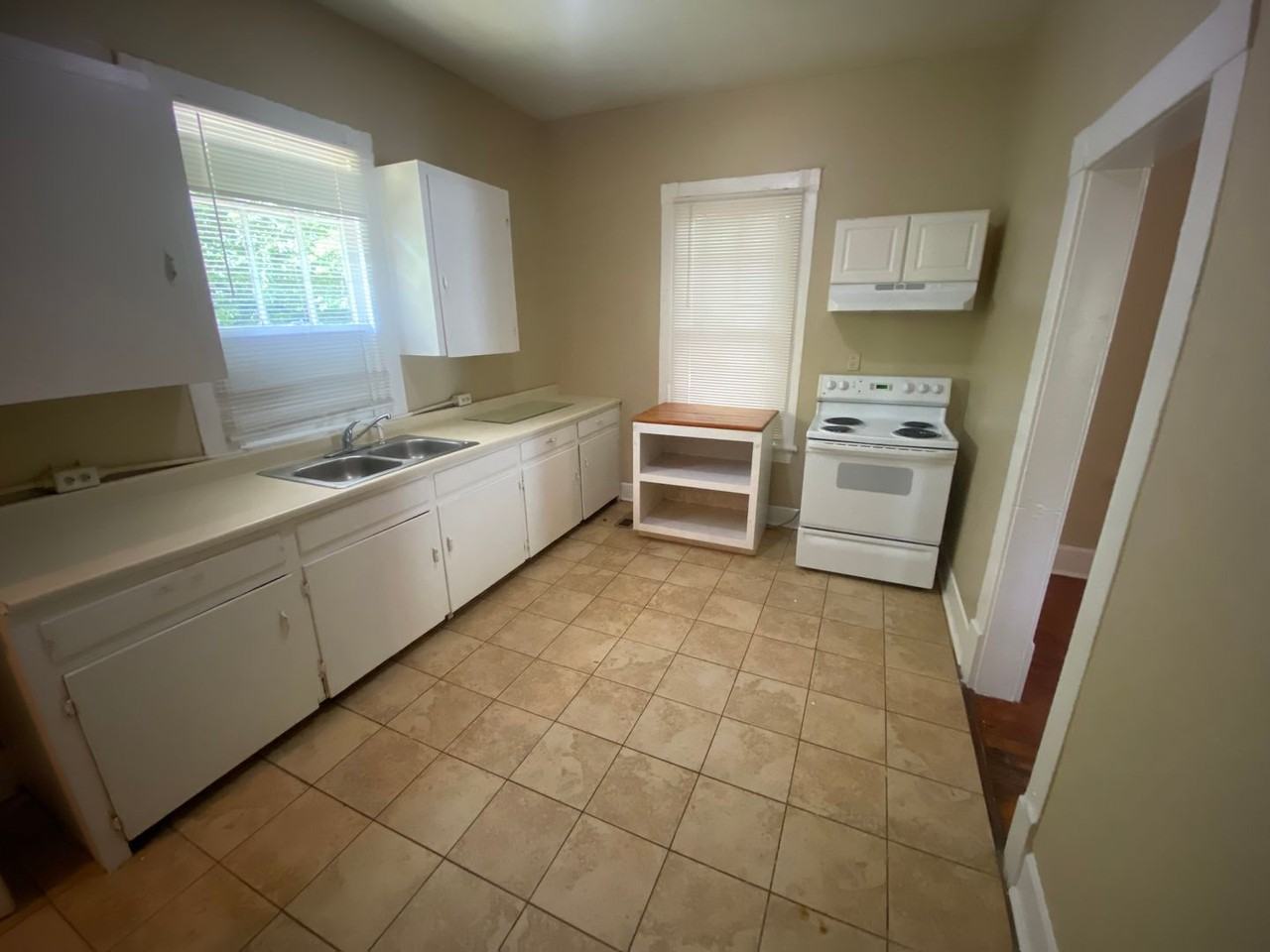 4007 Holly Ave - Photo 7 of 15