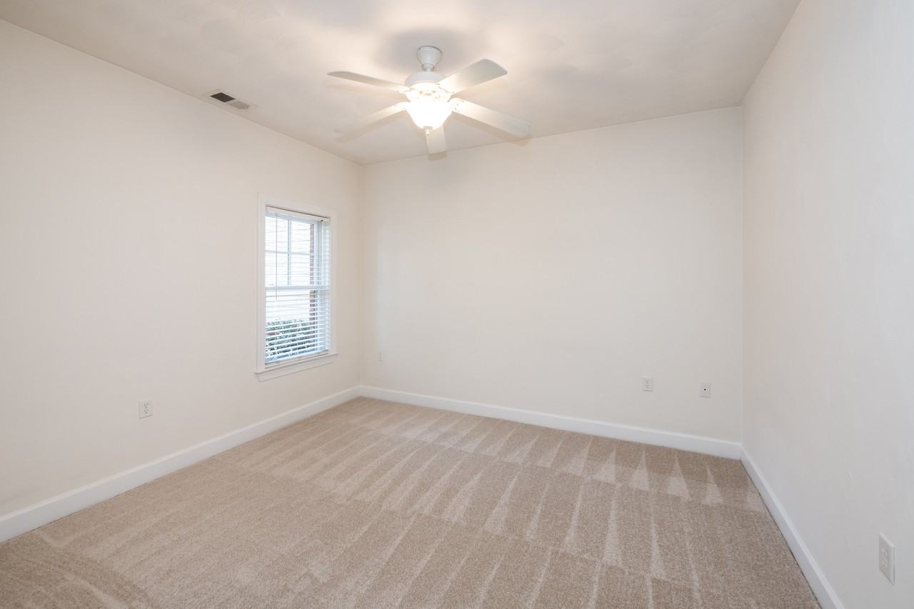 915 Colley Ave #A - Photo 4 of 46