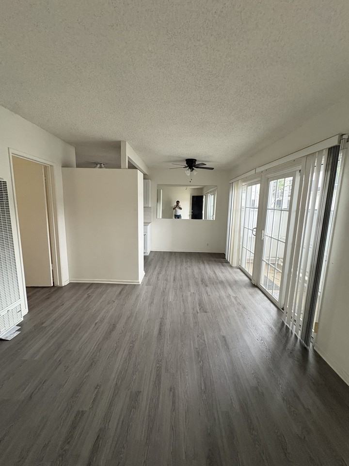405 Corona Del Mar - 04 #04 - Photo 3 of 12