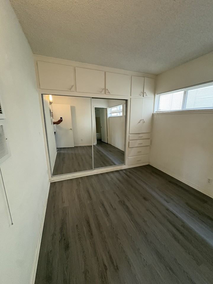 405 Corona Del Mar - 04 #04 - Photo 7 of 12