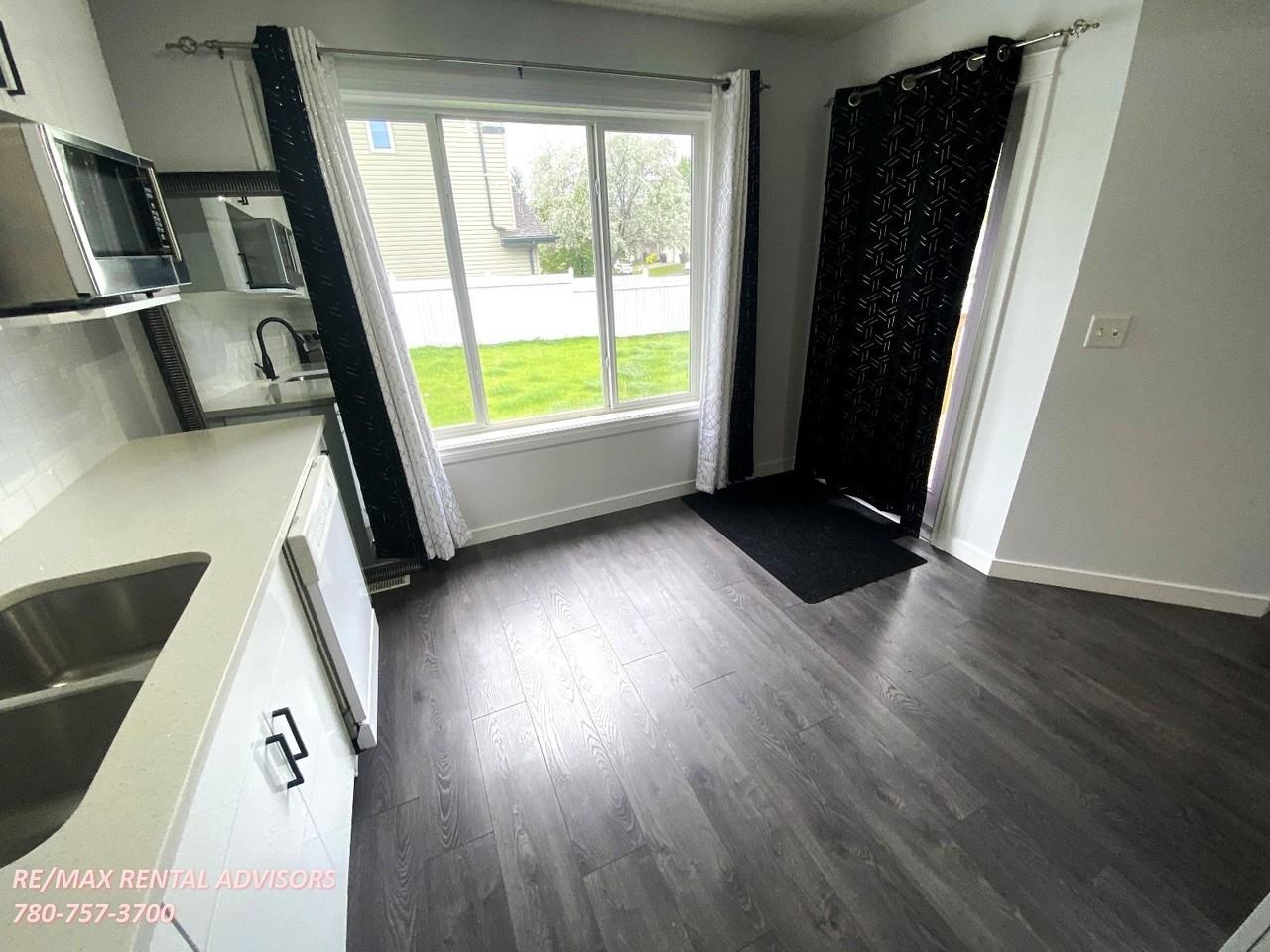 208 79 St Sw - Photo 6 of 35