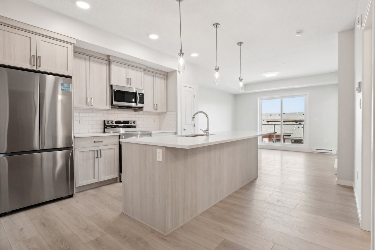 550 Belmont St Sw - Photo 2 of 28