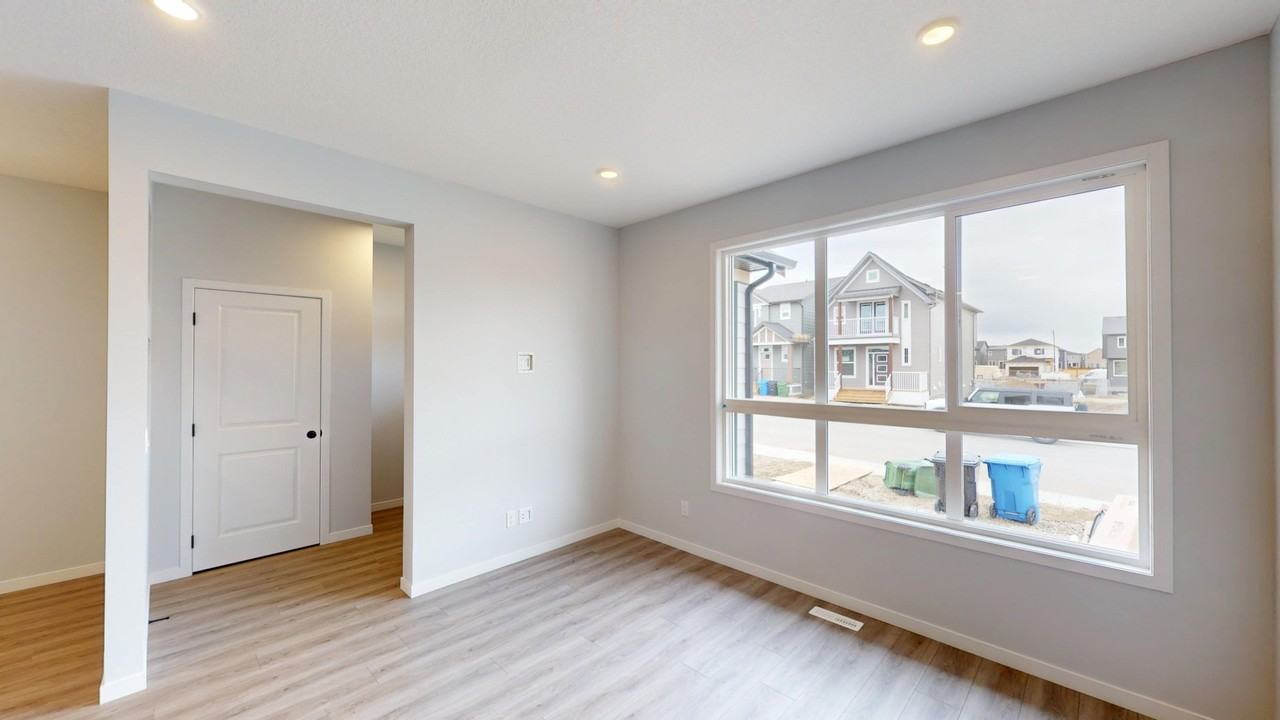 3399 41 St Se Uppr - Photo 3 of 17