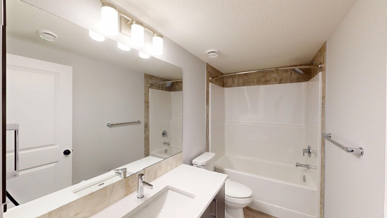 3399 41 St Se Lowr - Photo 4 of 11