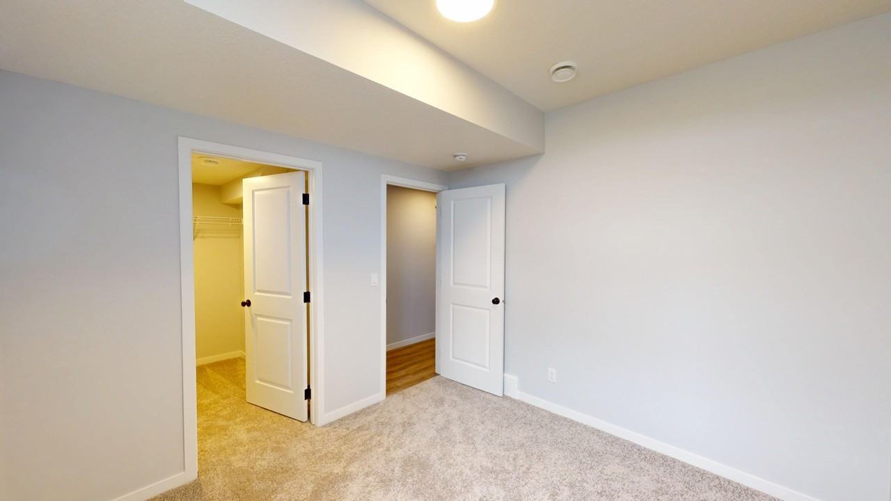 3399 41 St Se Lowr - Photo 6 of 11