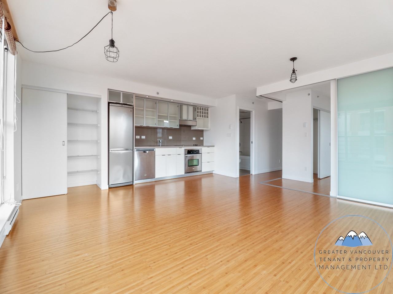 168 Powell St - Photo 3 of 15
