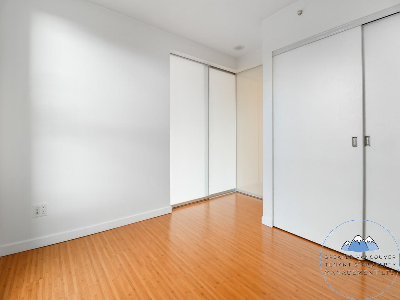 168 Powell St - Photo 6 of 15