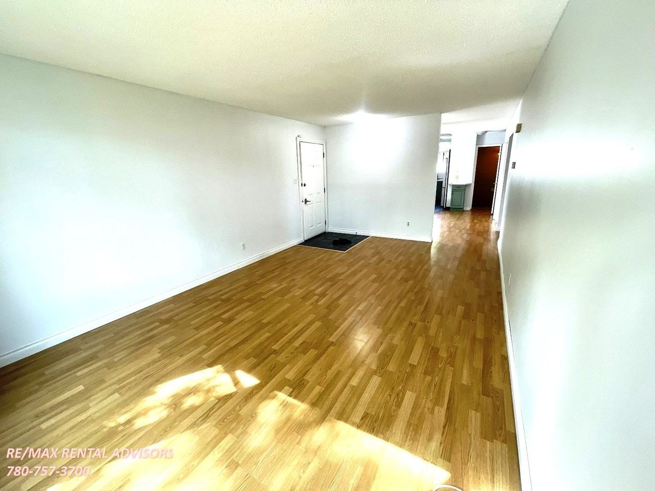 9720 152 St Nw - Photo 6 of 25