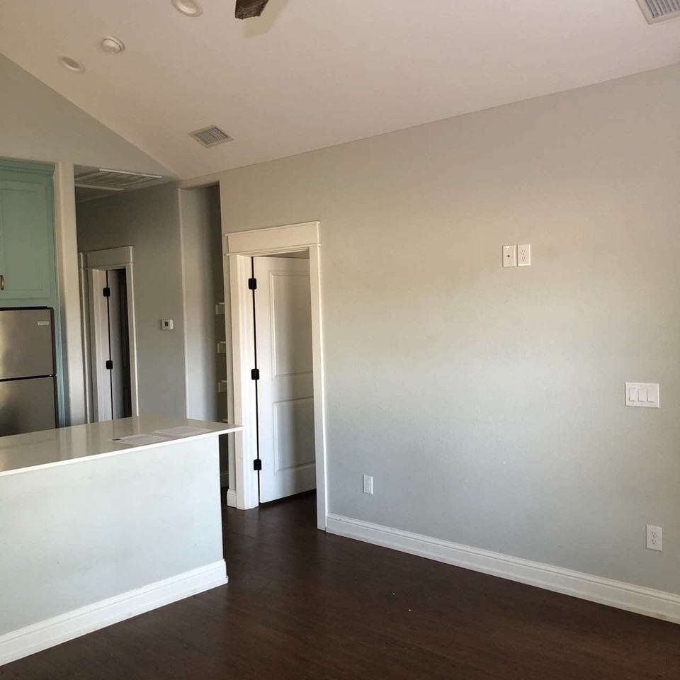 808 W Hull St #1 - Photo 5 of 17