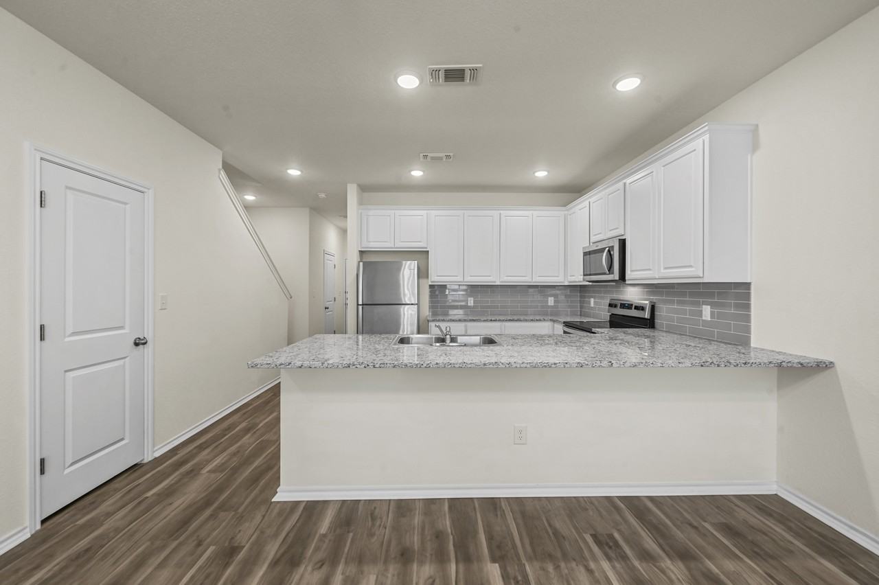 105 Se 4th St #2 - Photo 7 of 23