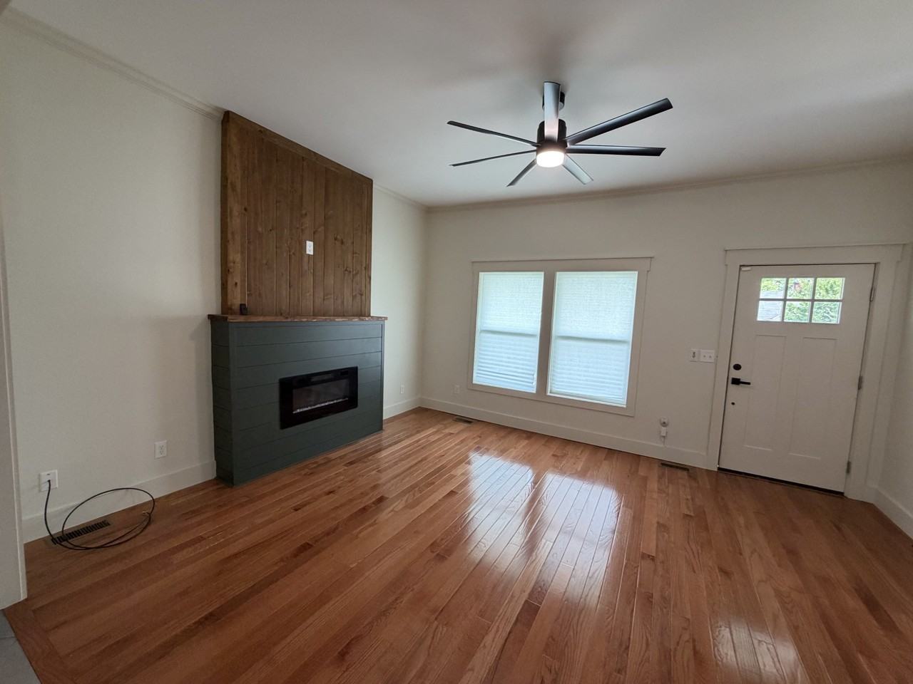 710 Carson St #1 - Photo 3 of 19