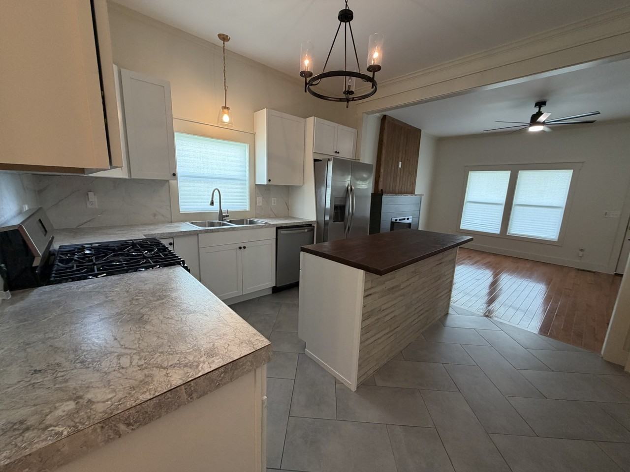 710 Carson St #1 - Photo 6 of 19