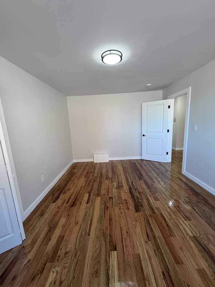 448 Lincoln AveApt A5 #448A5 - Photo 3 of 10