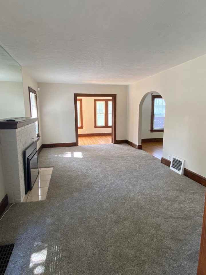 724 6th St #1 - Photo 5 of 21