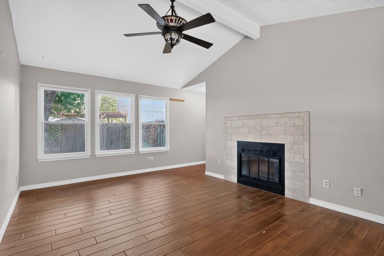 2502 Charla Cir - Photo 6 of 34