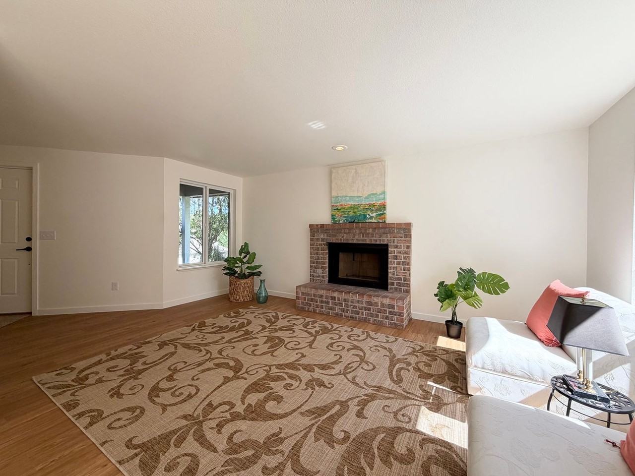 5117 9th Ave Ne - Photo 3 of 22