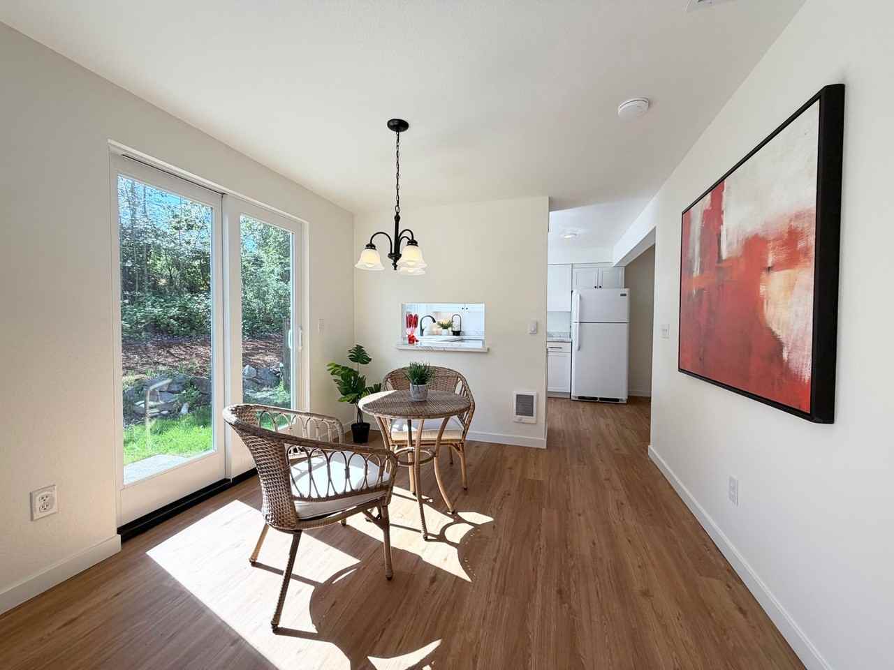 5117 9th Ave Ne - Photo 4 of 22
