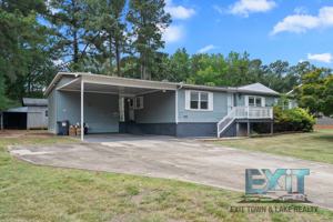 featured image of 422 Tanglewood Dr