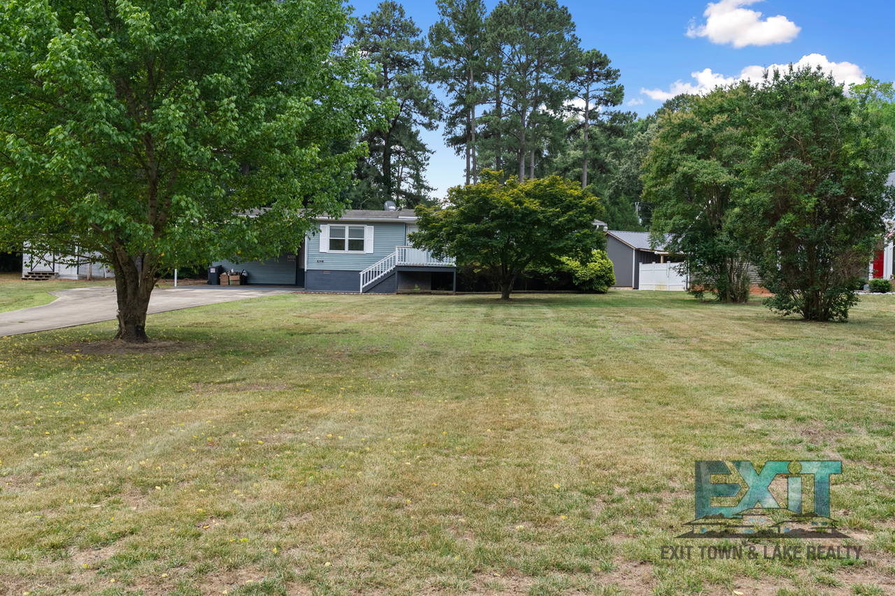 422 Tanglewood Dr - Photo 2 of 41