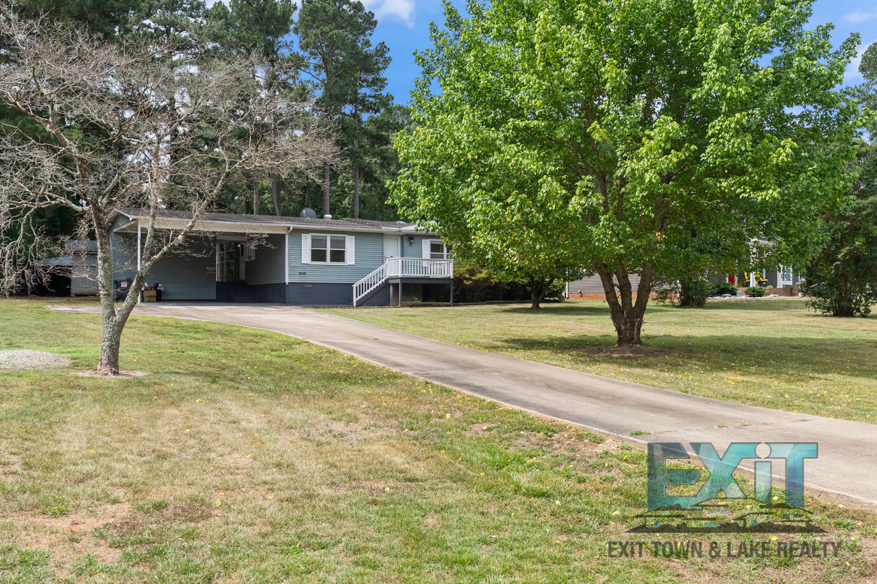 422 Tanglewood Dr - Photo 3 of 41