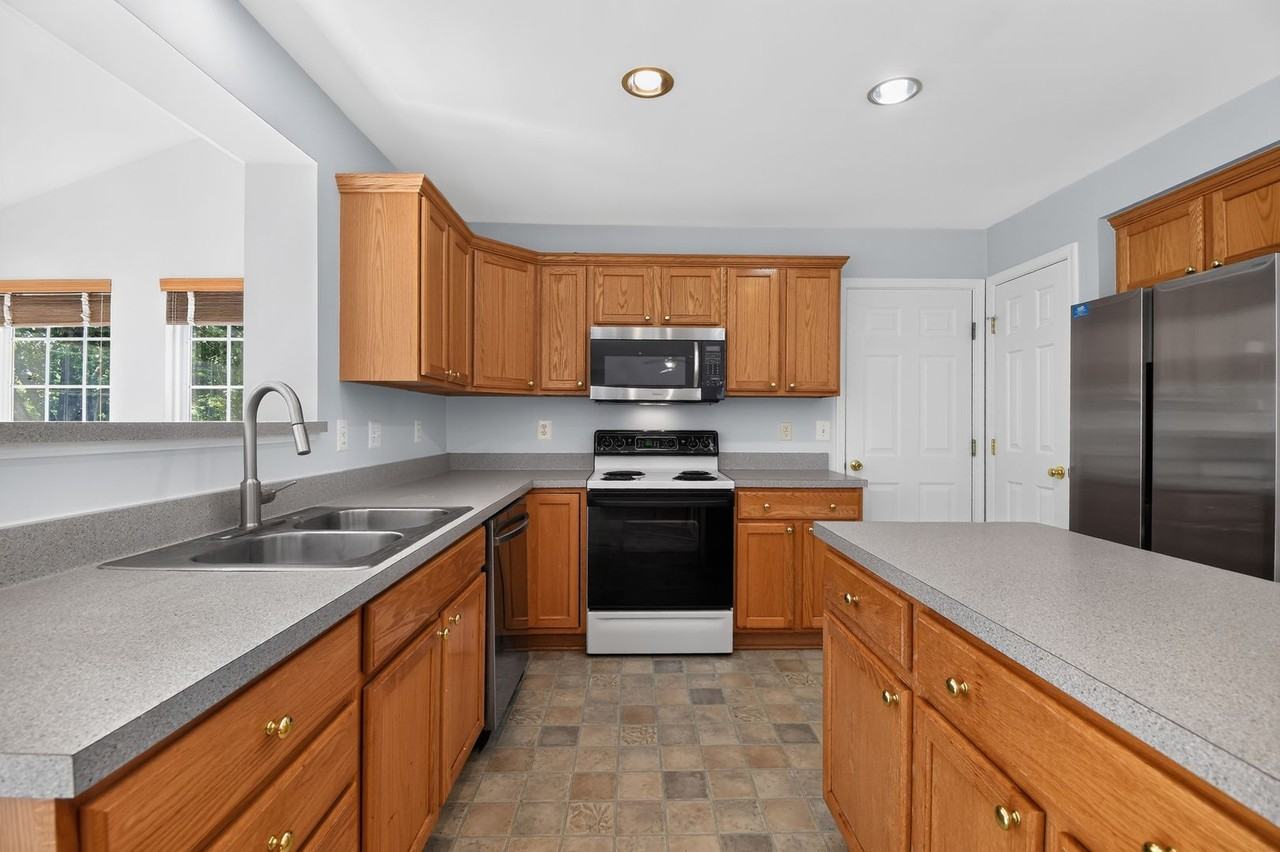 15509 Marsh Overlook Dr - Photo 3 of 42