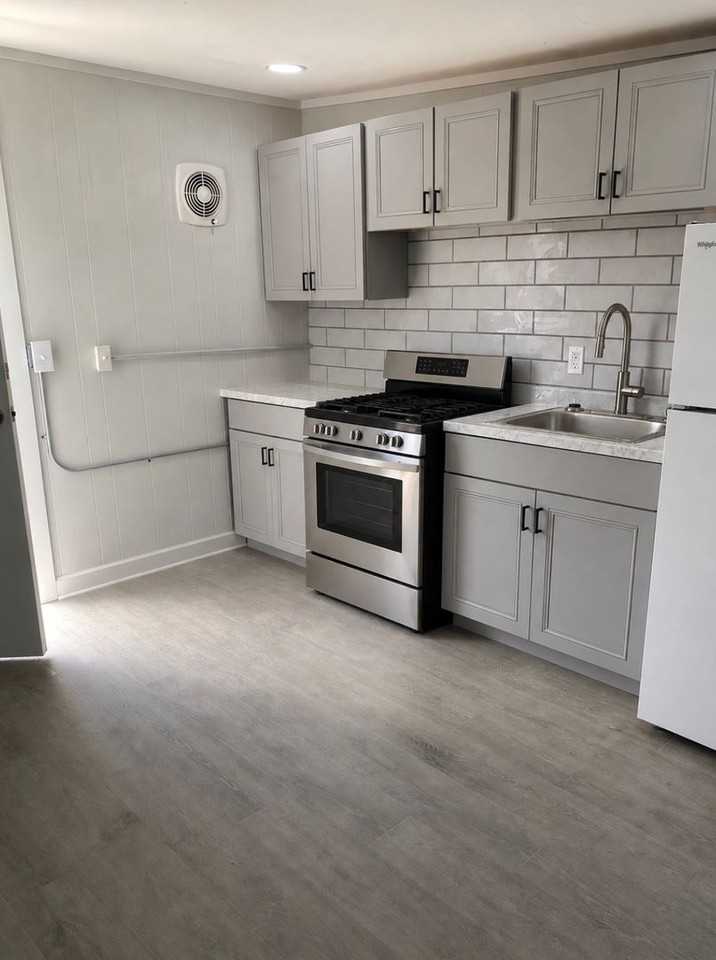 904 Coldwater Rd #12 - Photo 4 of 10