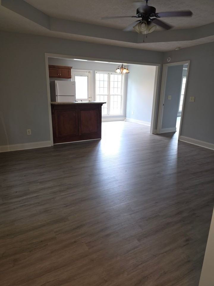 2106 24th St - Photo 3 of 28