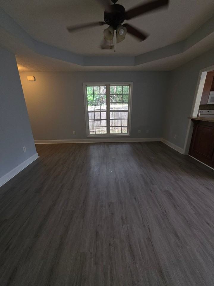 2106 24th St - Photo 5 of 28