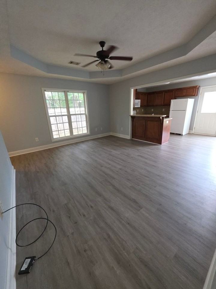 2106 24th St - Photo 6 of 28