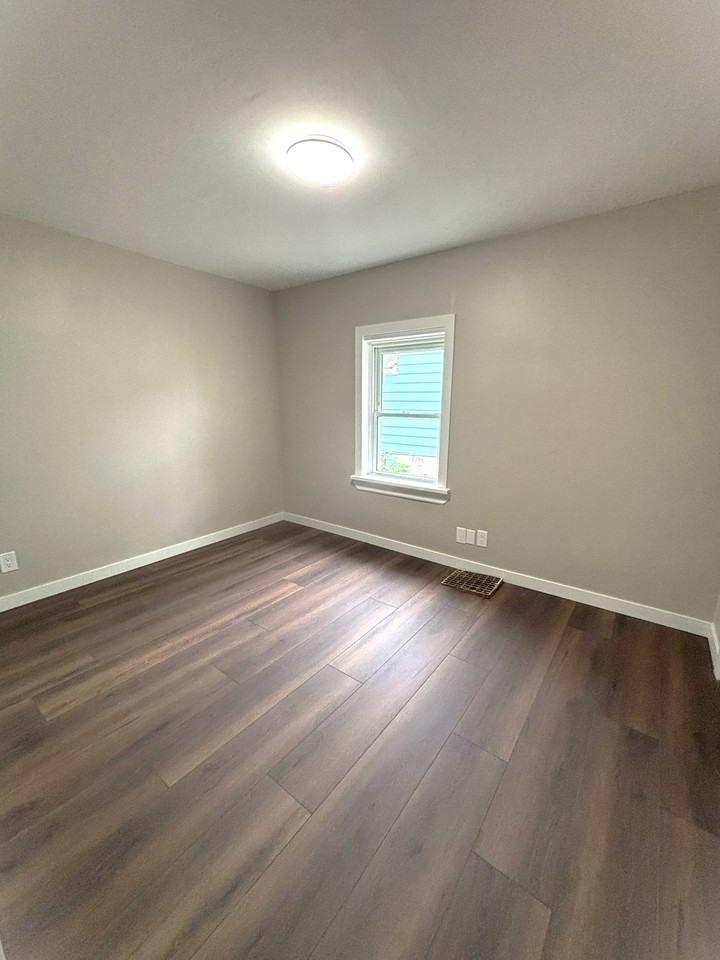 721/723 Devine St #1 - Photo 6 of 9