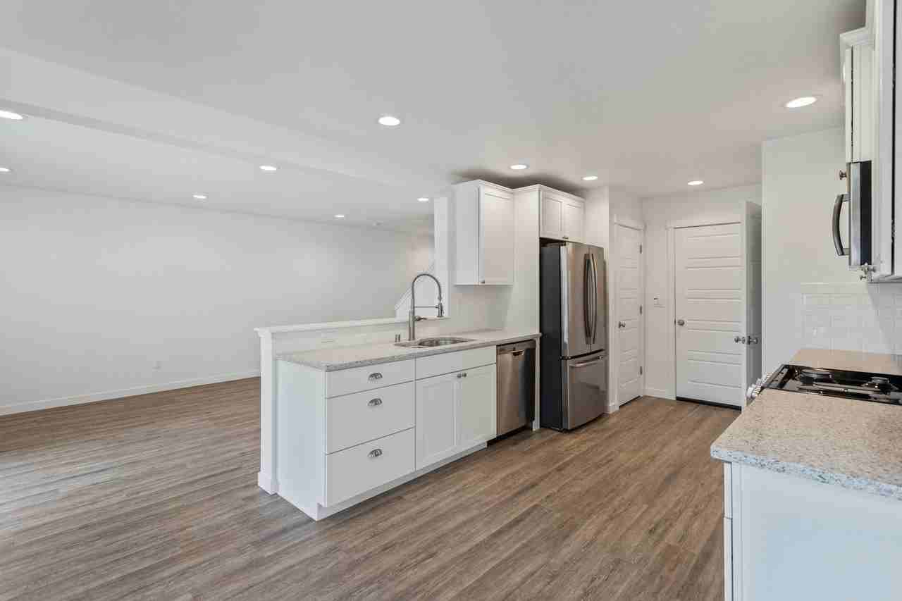1715 Nw 5th Ave - Photo 3 of 11