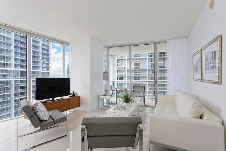 495 Brickell Ave #4010 - Photo 5 of 28