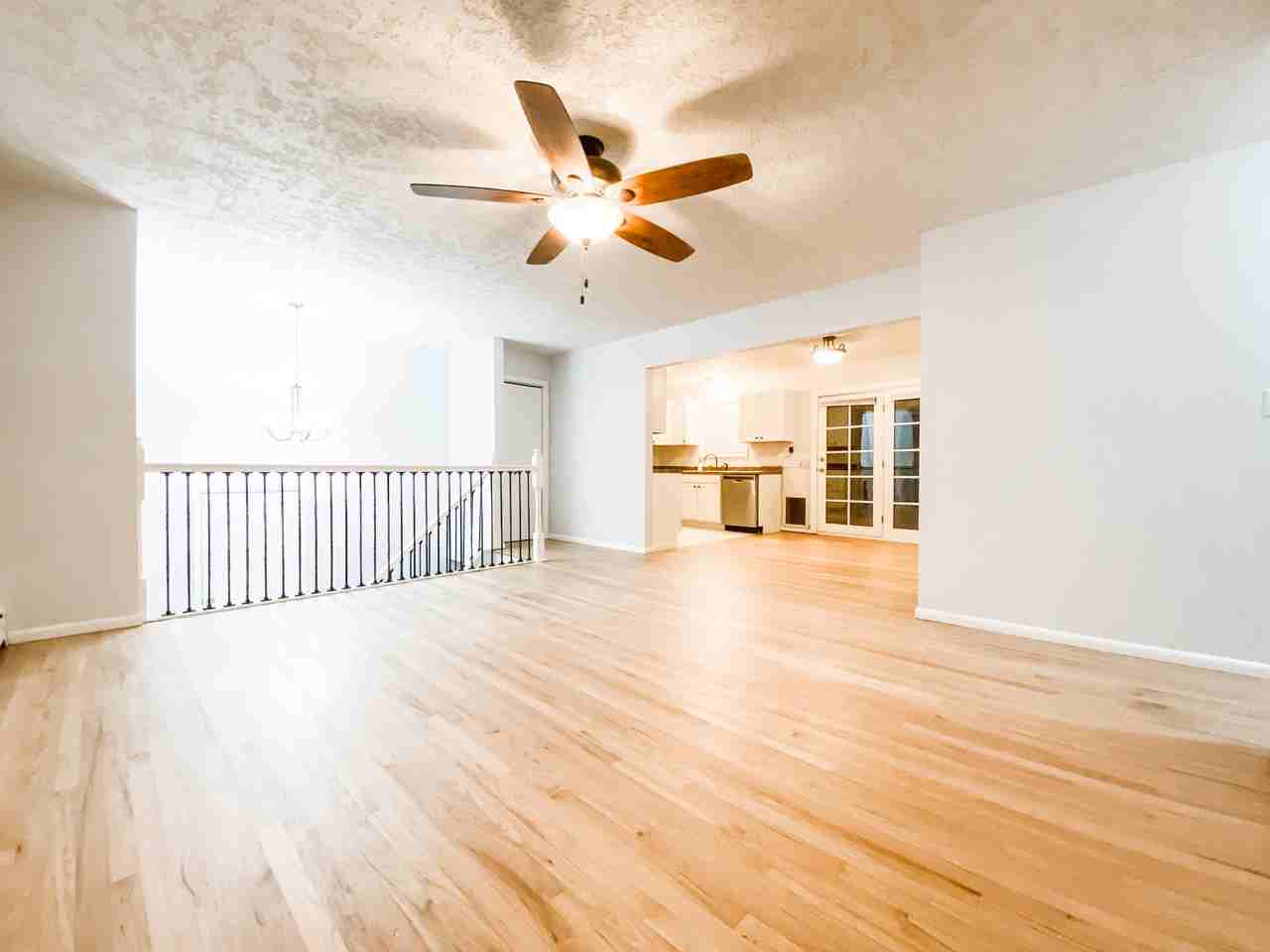 5033 Pineridge Ave #1 - Photo 5 of 35