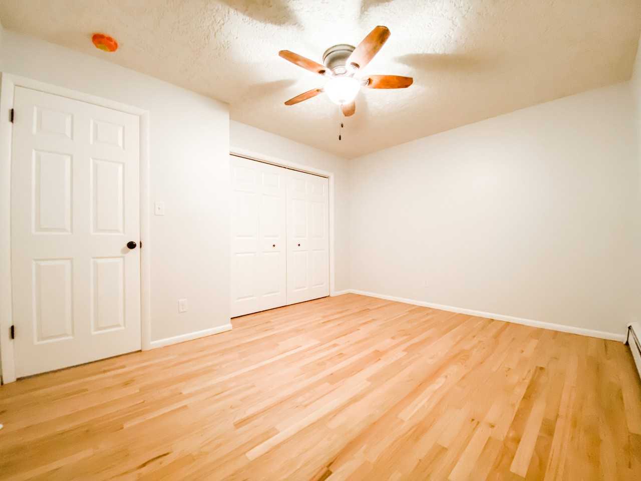 5033 Pineridge Ave #1 - Photo 7 of 35