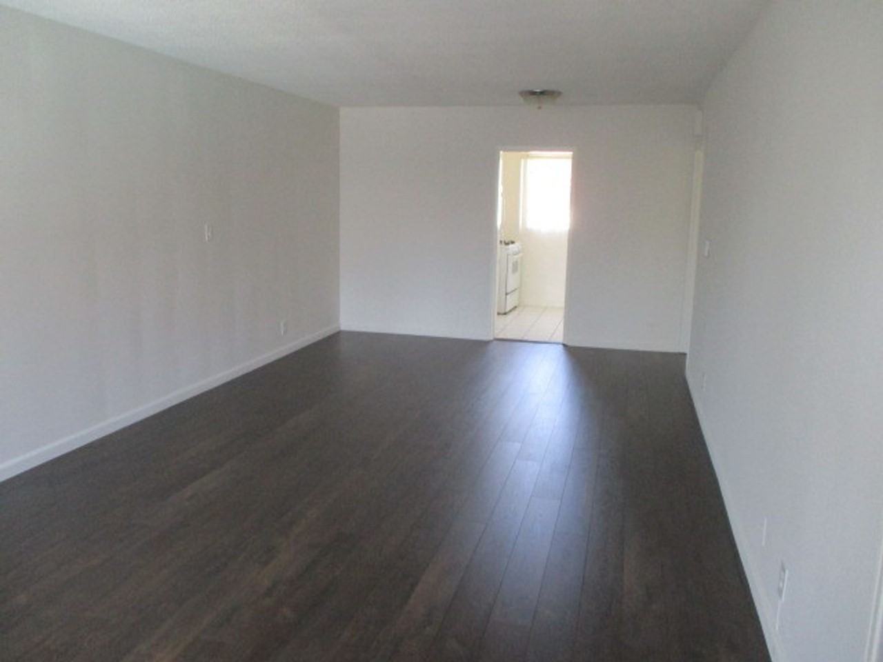 1435 N Fairfax Ave - Photo 4 of 19
