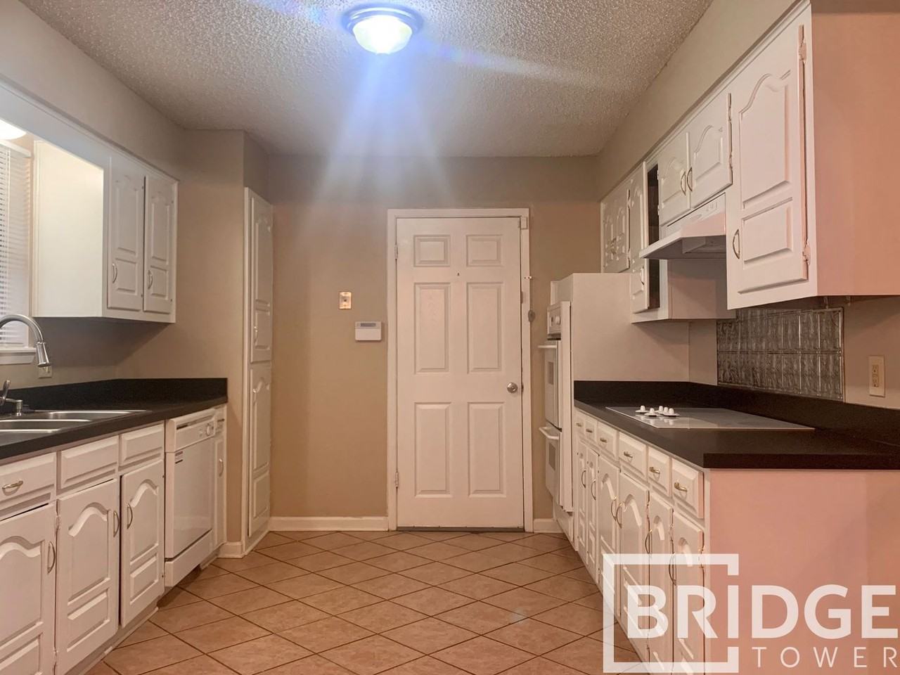 117 Charles St - Photo 4 of 7