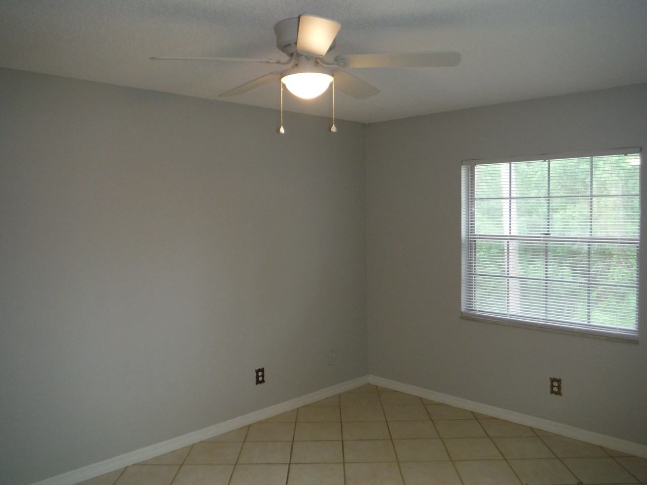 3035 Sir Hamilton Cir - Photo 3 of 33